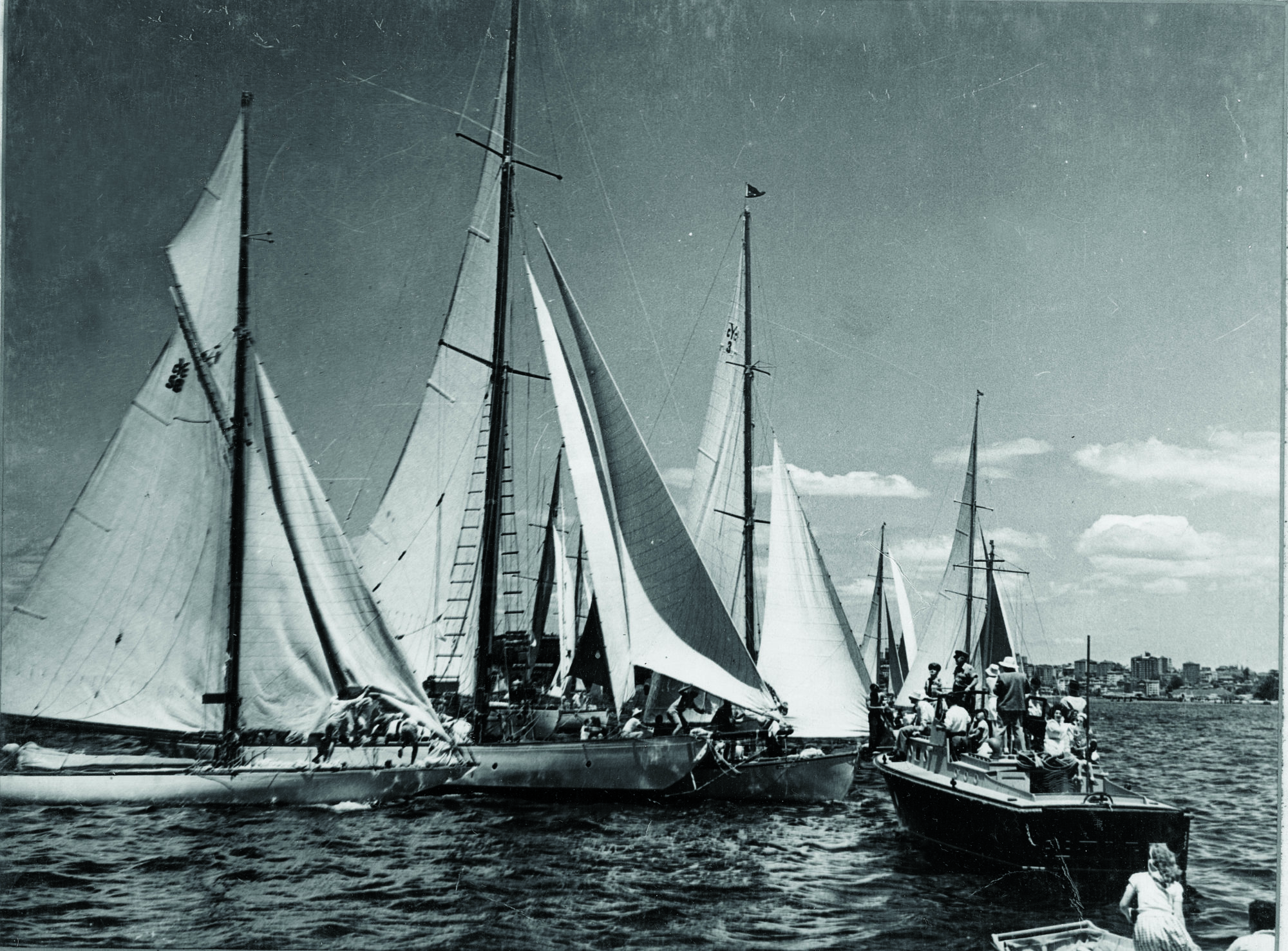 history of sydney to hobart yacht race